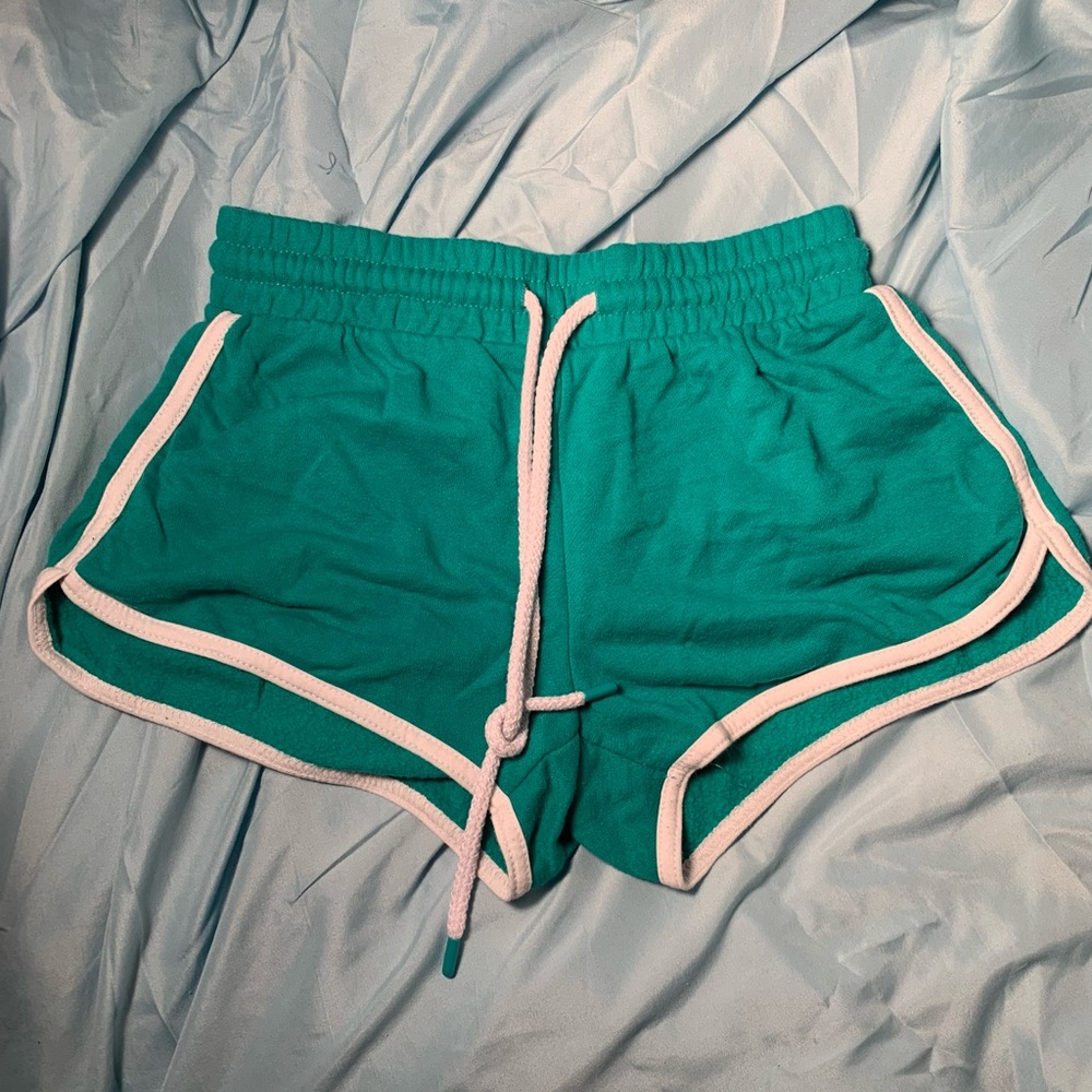 Garage Women Green Lounge Wear Shorts XS
